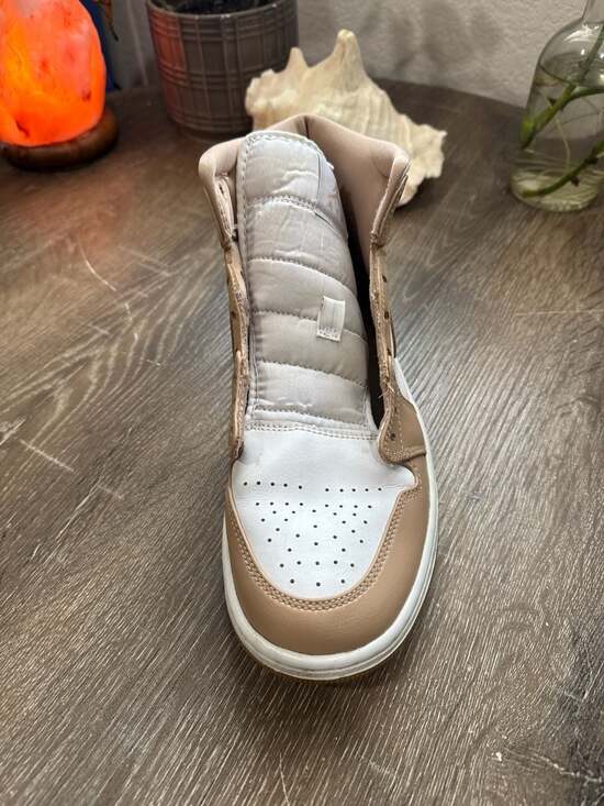 Air Jordan 1 Mid 'Tan Gum' Hemp White 554724-271 - Picture 4 of 14